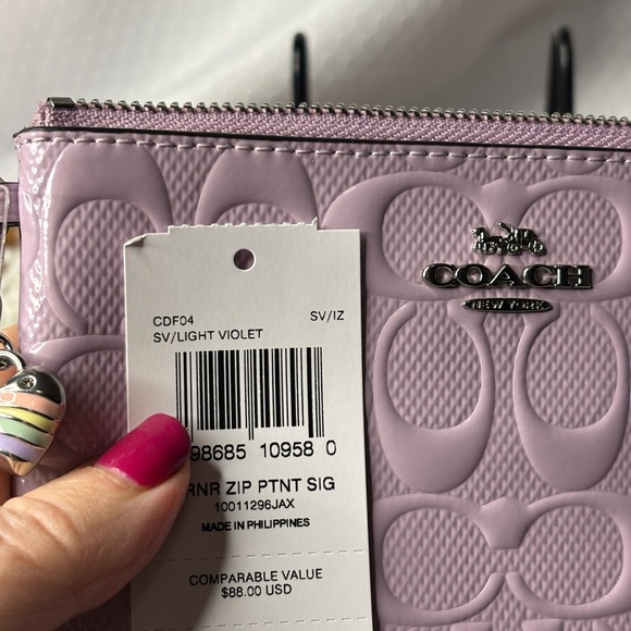Coach Corner Zip Signature Patent Wristlet NWT - Picture 5 of 5
